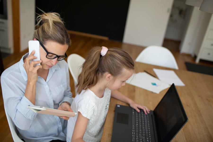 Manchmal kann Homeoffice herausfordernd sein. Büros als Arbeitsorte sind weiterhin gefragt.
