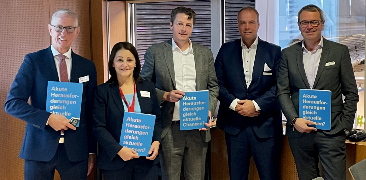 Foto: Andreas Schulten In keeping with tradition, the five partners again presented the Logistics Study at Expo Real in 2022.