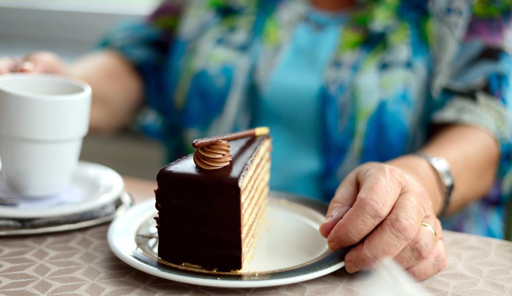 Foto: pixabay Most seniors would like to be able to continue having their afternoon coffee in their familiar neighbourhood even after moving.