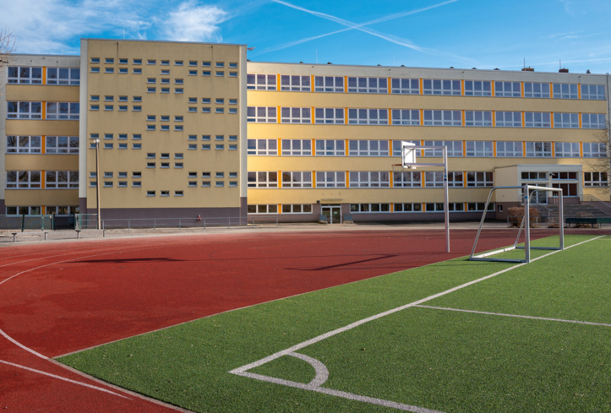 Foto: Shutterstock Schulen und Kitas haben bundesweit einen deutlich größeren Investitionsstau als beispielsweise Straßen.